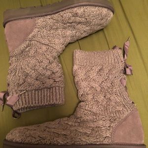 Grey cardi knit ugg boots size 11